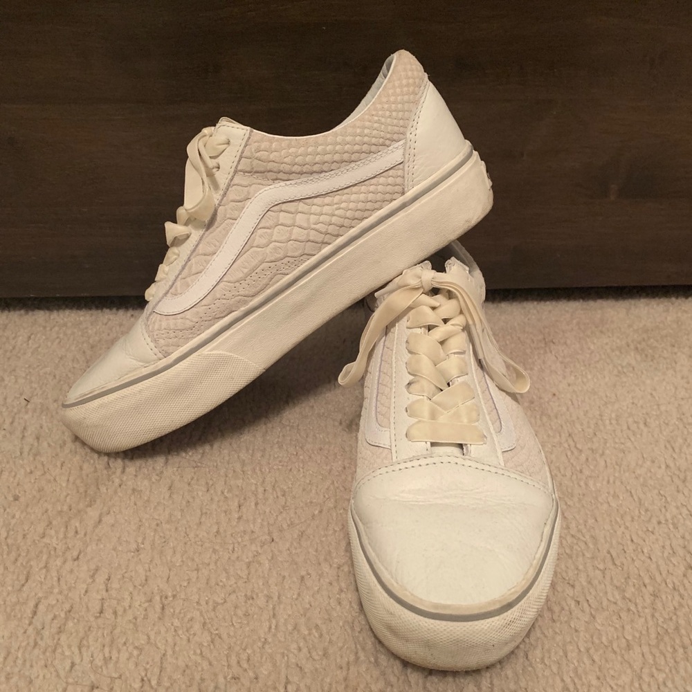 Women’s platform Vans
